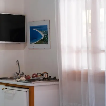 Krinos 4 * Charadhiatika